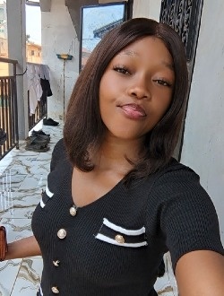 Marina's profile, a single 33-year-old a woman in Awaé