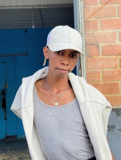 Sitraka's profile, a single 18-year-old a man in 67 Ha