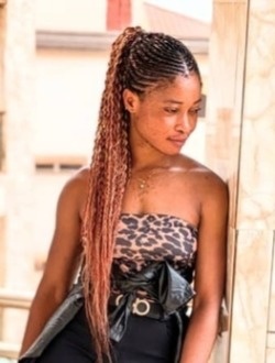 Laure's profile, a single 23-year-old a woman in Yaoundé