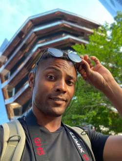 Francis Dumas's profile, a single 38-year-old a man in France