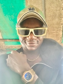 Cheick's profile, a single 35-year-old a man in Abidjan