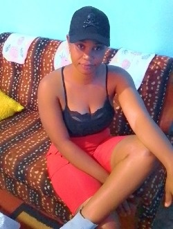 Addell's profile, a single 28-year-old a woman in Yaoundé
