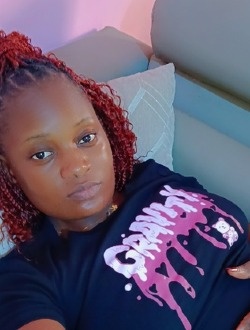 Paola's profile, a single 31-year-old a woman in Douala