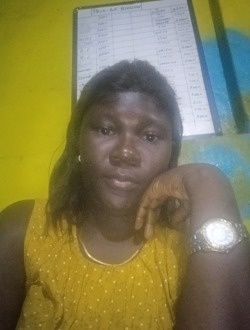 Sarah's profile, a single 33-year-old a woman in Kribi