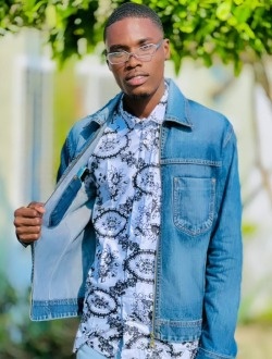 Brown's profile, a single 25-year-old a man in Pointe-Noire