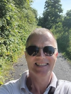 Christophe's profile, a single 52-year-old a man in Comines