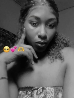 Claire's profile, a single 29-year-old a woman in Douala