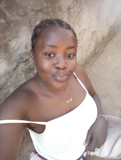 Awa's profile, a single 29-year-old a woman in Bobo-Dioulasso