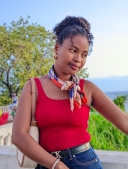 Elalie's profile, a single 26-year-old a woman in Mahajanga
