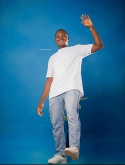 Piha's profile, a single 32-year-old a man in Lomé