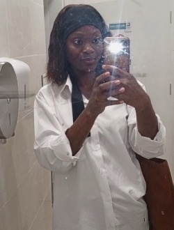 Michelle's profile, a single 24-year-old a woman in Pointe-Noire