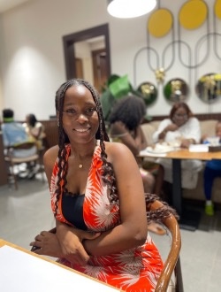 Adrielle's profile, a single 22-year-old a woman in Douala