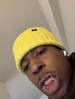 Pape's profile, a single 26-year-old a man in Dakar-Marine