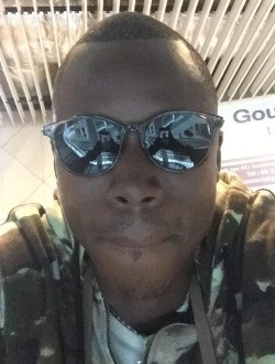 Abraham's profile, a single 37-year-old a man in Dakar