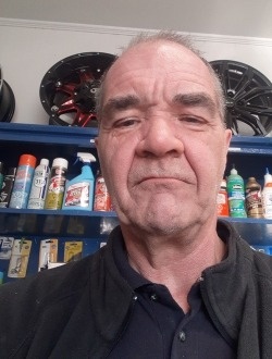 Donald's profile, a single 59-year-old a man in Saint-Marc-des-Carrières