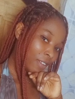 Schella's profile, a single 24-year-old a woman in Abidjan