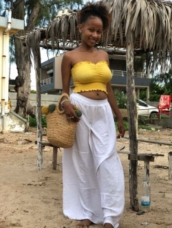 Maria's profile, a single 20-year-old a woman in Mahajanga