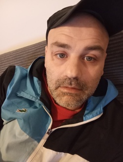 Johan's profile, a single 37-year-old a man in Besançon