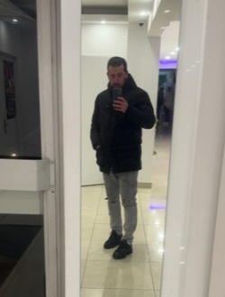 Yassine's profile, a single 35-year-old a man in Zeralda