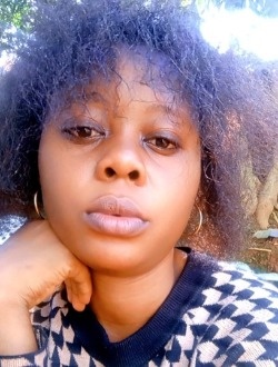 Carole's profile, a single 24-year-old a woman in Douala