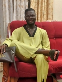 Roberto's profile, a single 25-year-old a man in Lomé