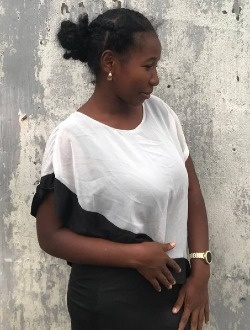 Elissa's profile, a single 28-year-old a woman in 67 Ha