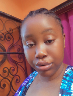 Sophie's profile, a single 23-year-old a woman in Douala