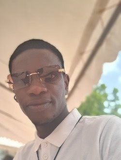 Stakan's profile, a single 36-year-old a man in Abidjan