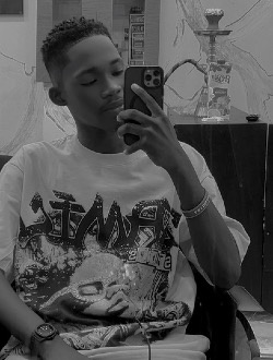 Ange's profile, a single 19-year-old a man in Abidjan