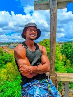 Fanomezana's profile, a single 32-year-old a man in Manakara