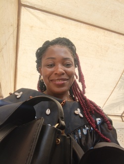 Linette's profile, a single 35-year-old a woman in Douala