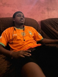 Emmanuel's profile, a single 25-year-old a man in Abidjan