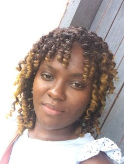 Michel's profile, a single 29-year-old a woman in Nkourom-Centre