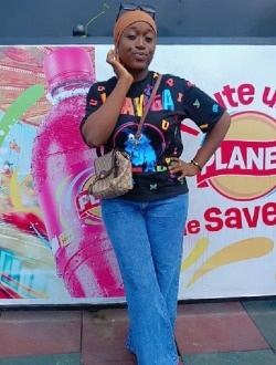 Ousséna's profile, a single 33-year-old a woman in Douala