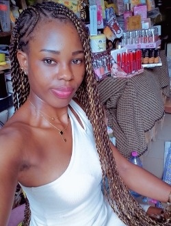 Aurore's profile, a single 24-year-old a woman in Douala