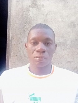 Denis's profile, a single 30-year-old a man in Abidjan