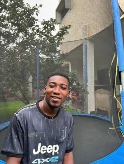 Manu's profile, a single 26-year-old a man in Abidjan