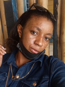 Esdras's profile, a single 35-year-old a woman in Yaoundé
