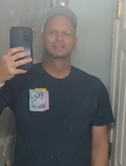 Mike's profile, a single 46-year-old a man in Salisbury