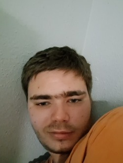 Alex's profile, a single 20-year-old a man in Houston