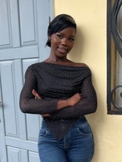 Grâce's profile, a single 25-year-old a woman in Douala