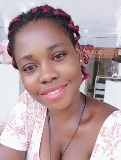 Thérèse's profile, a single 25-year-old a woman in Cotonou