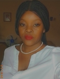 Steph's profile, a single 33-year-old a woman in Brazzaville