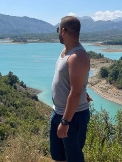 Kamal's profile, a single 37-year-old a man in Alger