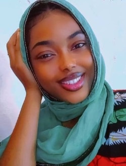 Étoile's profile, a single 24-year-old a woman in Yaoundé