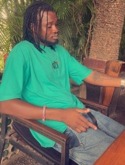 Maximilian's profile, a single 37-year-old a man in Bay Point