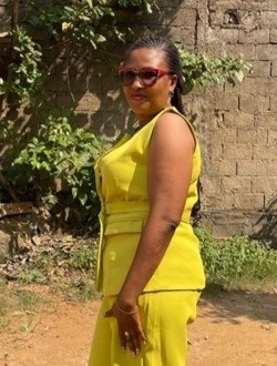 Messina's profile, a single 47-year-old a woman in Akak I