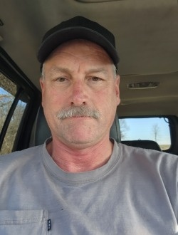 Tom's profile, a single 59-year-old a man in New Port Richey