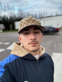 Ionuț's profile, a single 24-year-old a man in Joigny