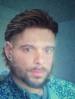 Simon's profile, a single 32-year-old a man in Bordeaux